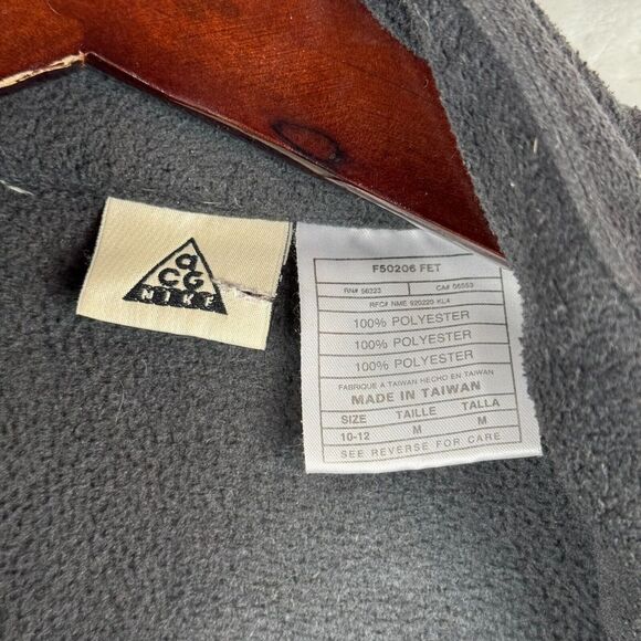 Nike ACG Vest Boys Medium Grey Fleece Therma F.I.T. Pockets Outdoors Hiking - Picture 2 of 10